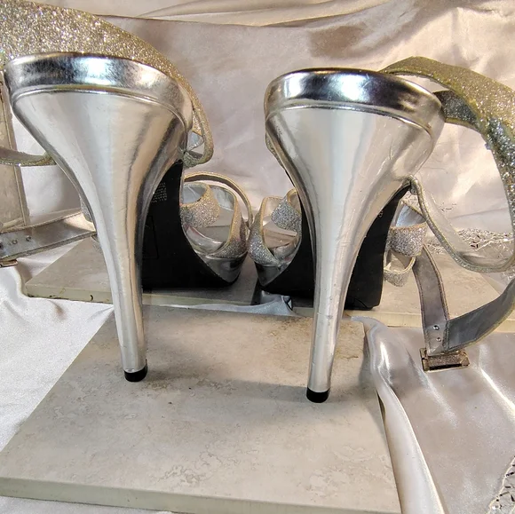 Fioni Women's Silver Sandal Shoe | Sparkly | Size 11 - Picture 5 of 11